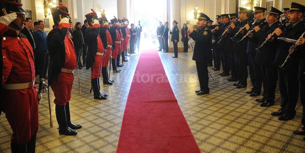 El PJ en el Senado baja el endeudamiento a la mitad