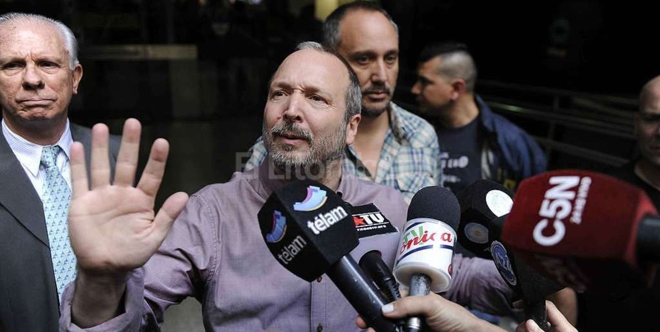 La Policía Federal allanó Afsca y desalojó a Sabbatella