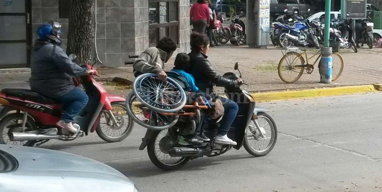 Motociclista imprudente en Santo Tomé
