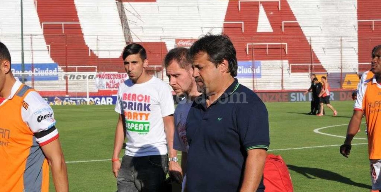 Caruso Lombardi dejó de ser el DT de Huracán