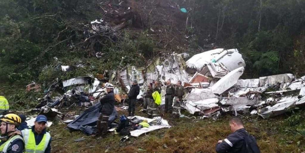 Impactantes imágenes del avión de Chapecoense estrellado