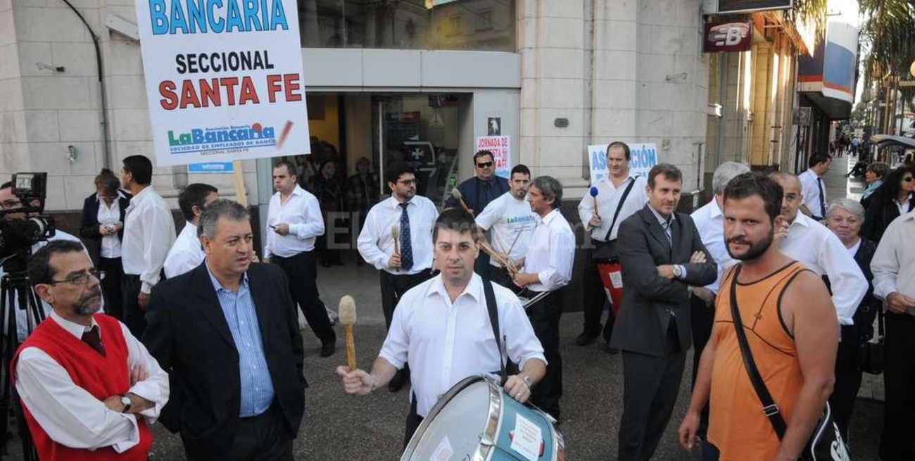 Bancarios: jornada de protesta activa