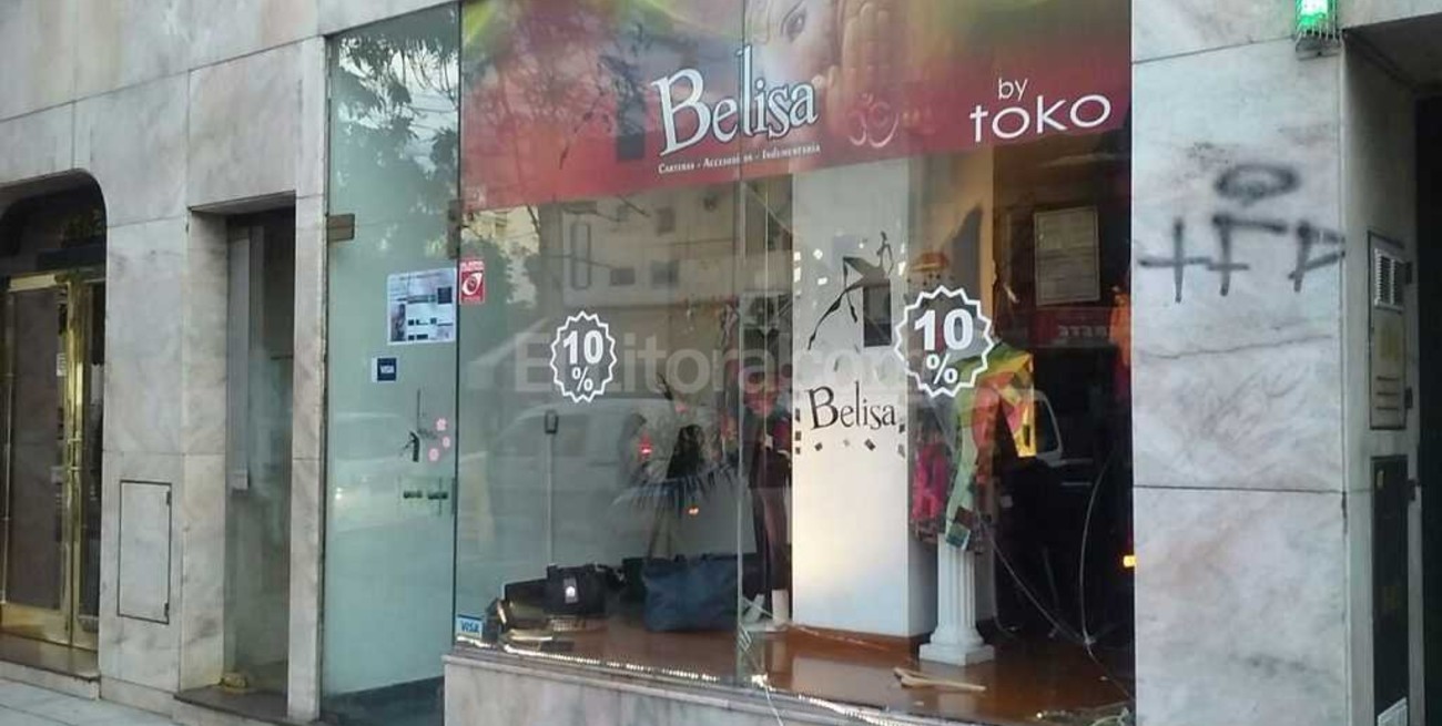 Vandalizaron un comercio de la Recoleta