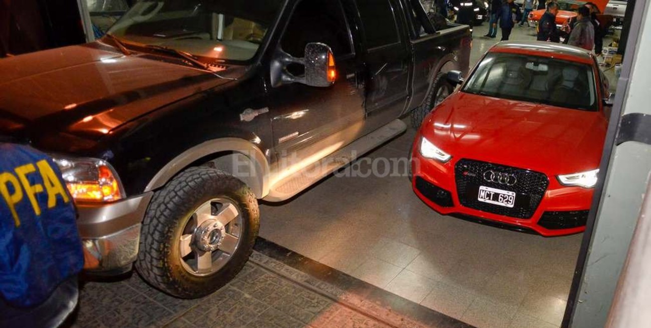 Caso Lázaro Báez: Secuestraron autos de lujo y clausuran una oficina contable