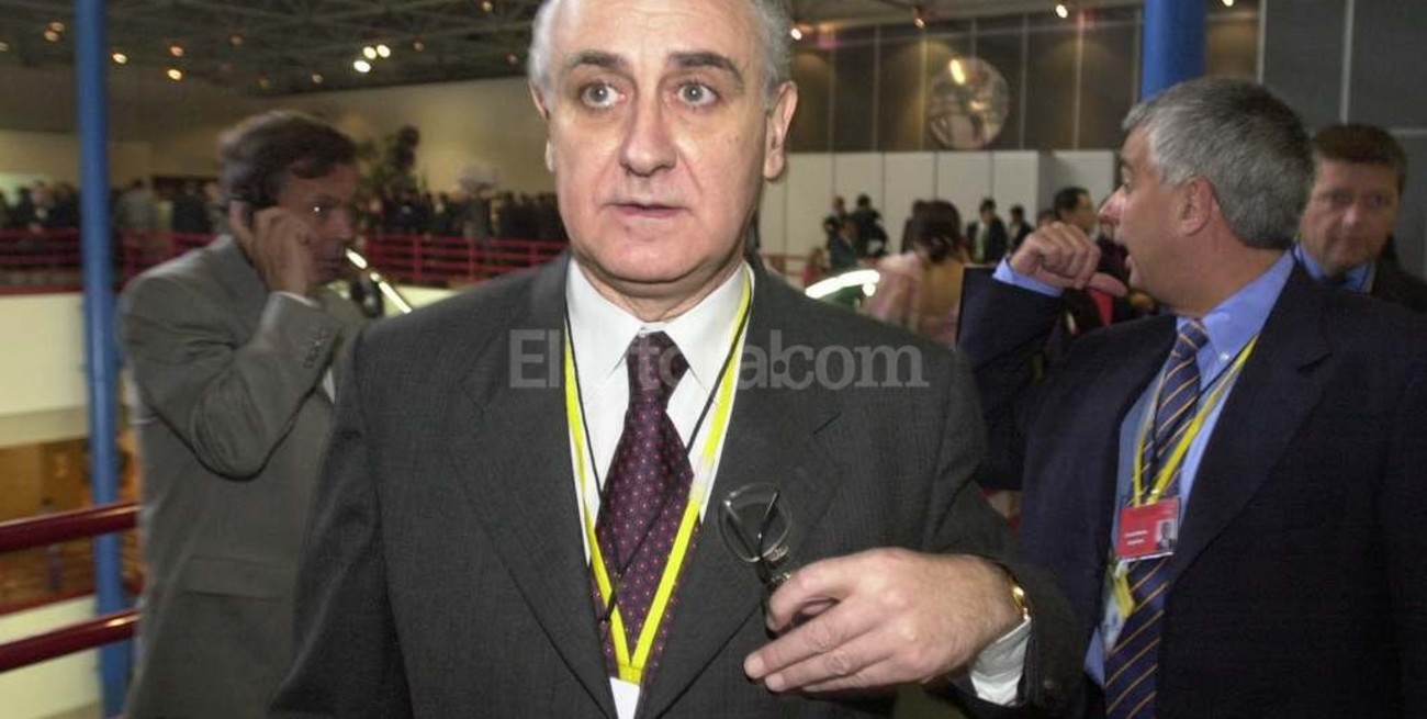 Remes Lenicov dice que el gobierno va a terminar "con la lengua afuera"