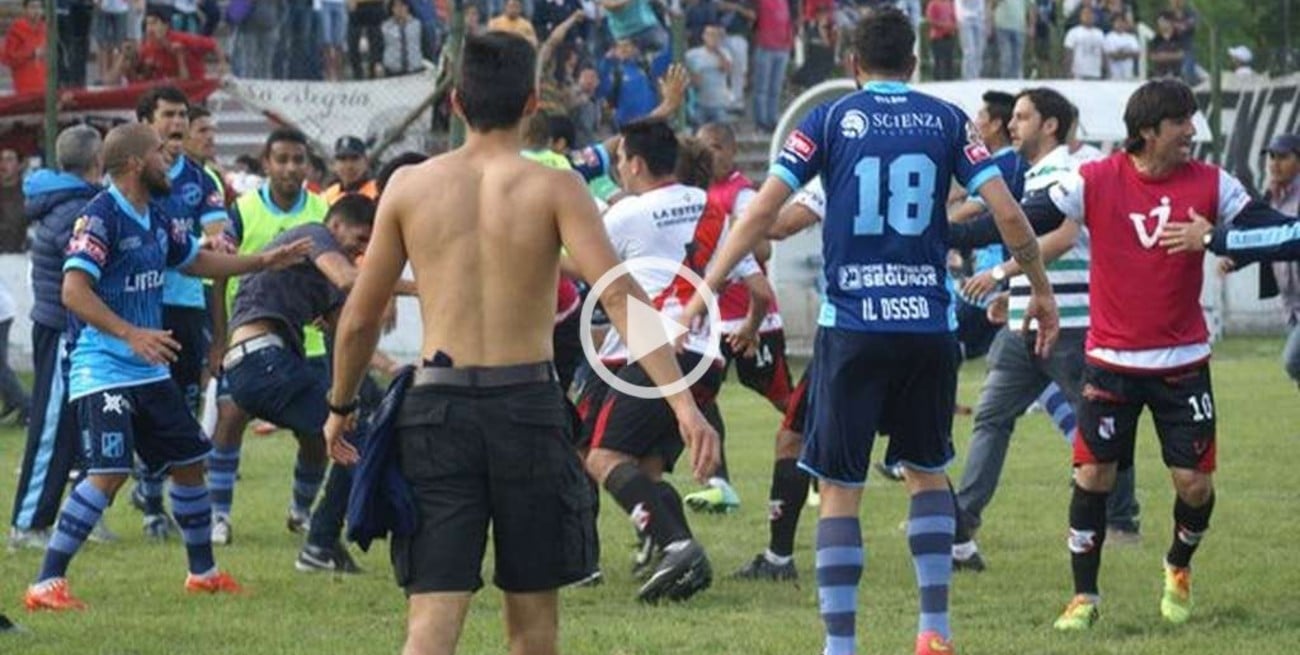 Video: batalla campal en un partido del ascenso