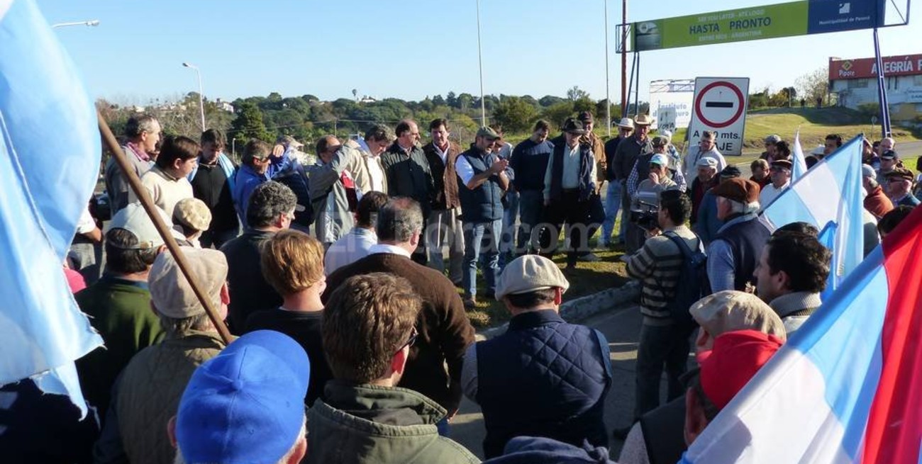 Productores entrerrianos interrumpen el tránsito en el túnel subfluvial