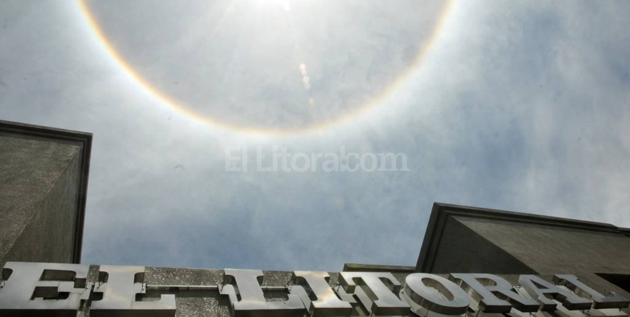 El sol mostró un halo solar