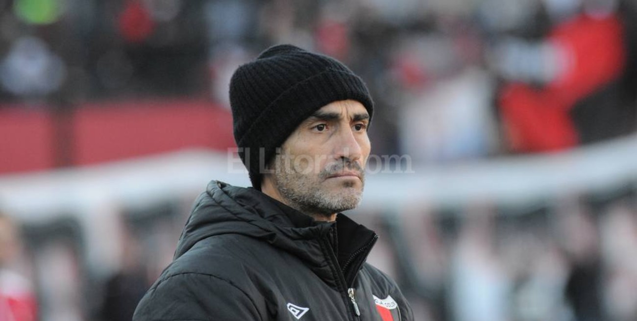 Como dice el "Negro" Jefe:  los de afuera son de palo...  ¡que comience la función! 