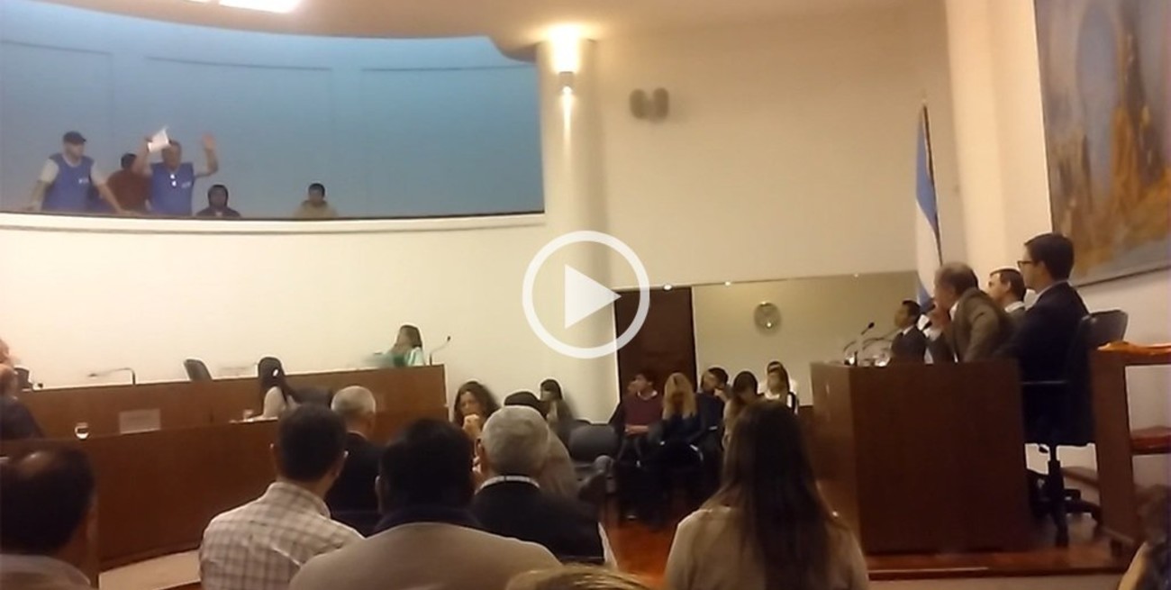 Una inesperada interrupción de vecinos dejó mudo al Concejo