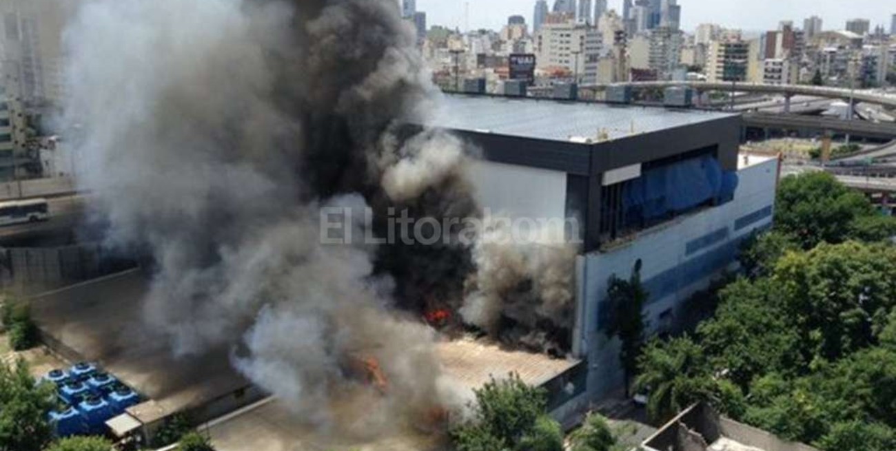  Por un incendio  evacuan Canal 13 Y TN 