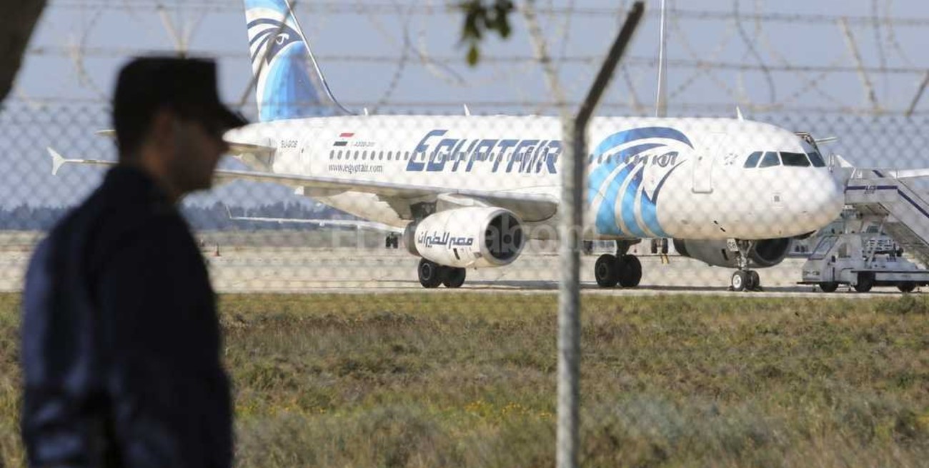 Secuestró un avión en Egipto e hizo desviarlo a Chipre