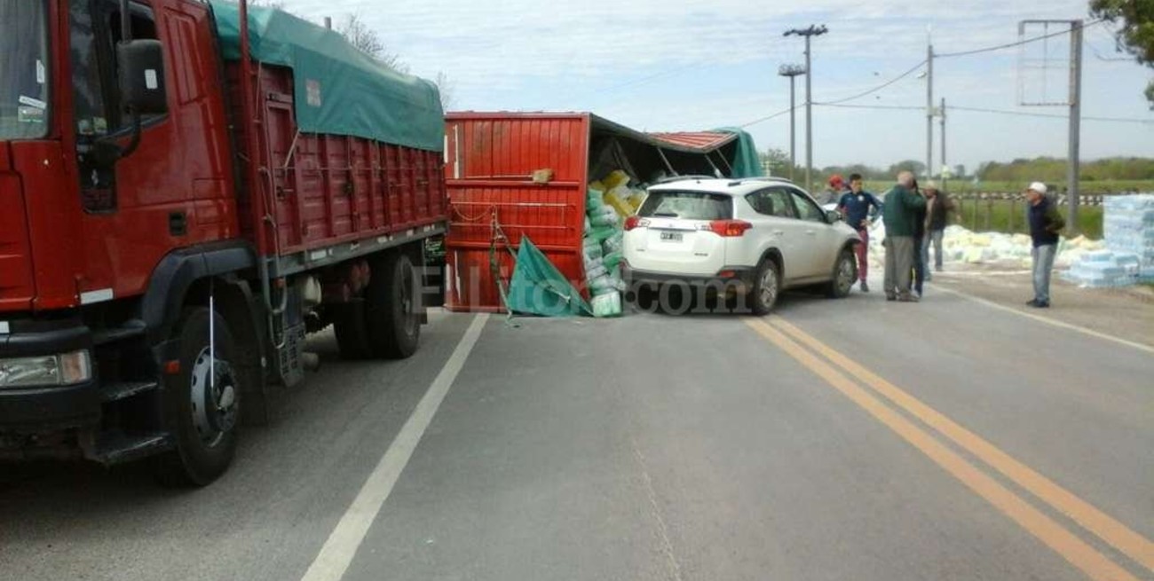 Vuelco y choque en Candioti