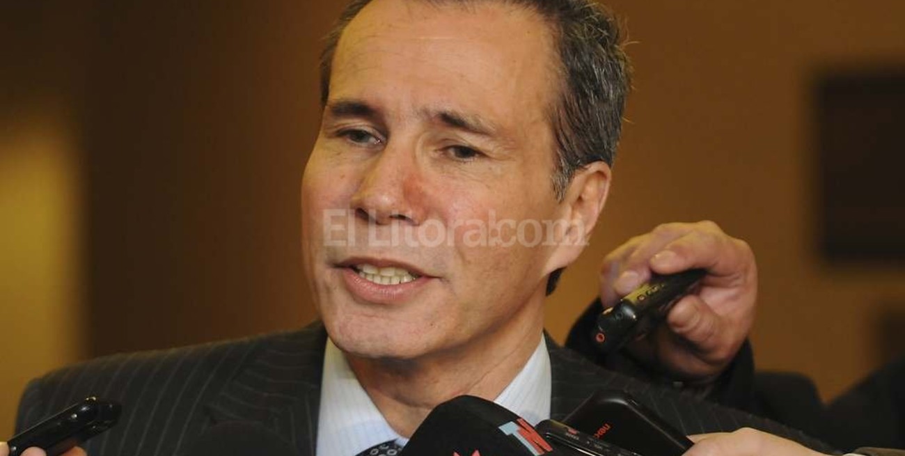 Nisman: ordenan desclasificar toda información pública referida al fiscal