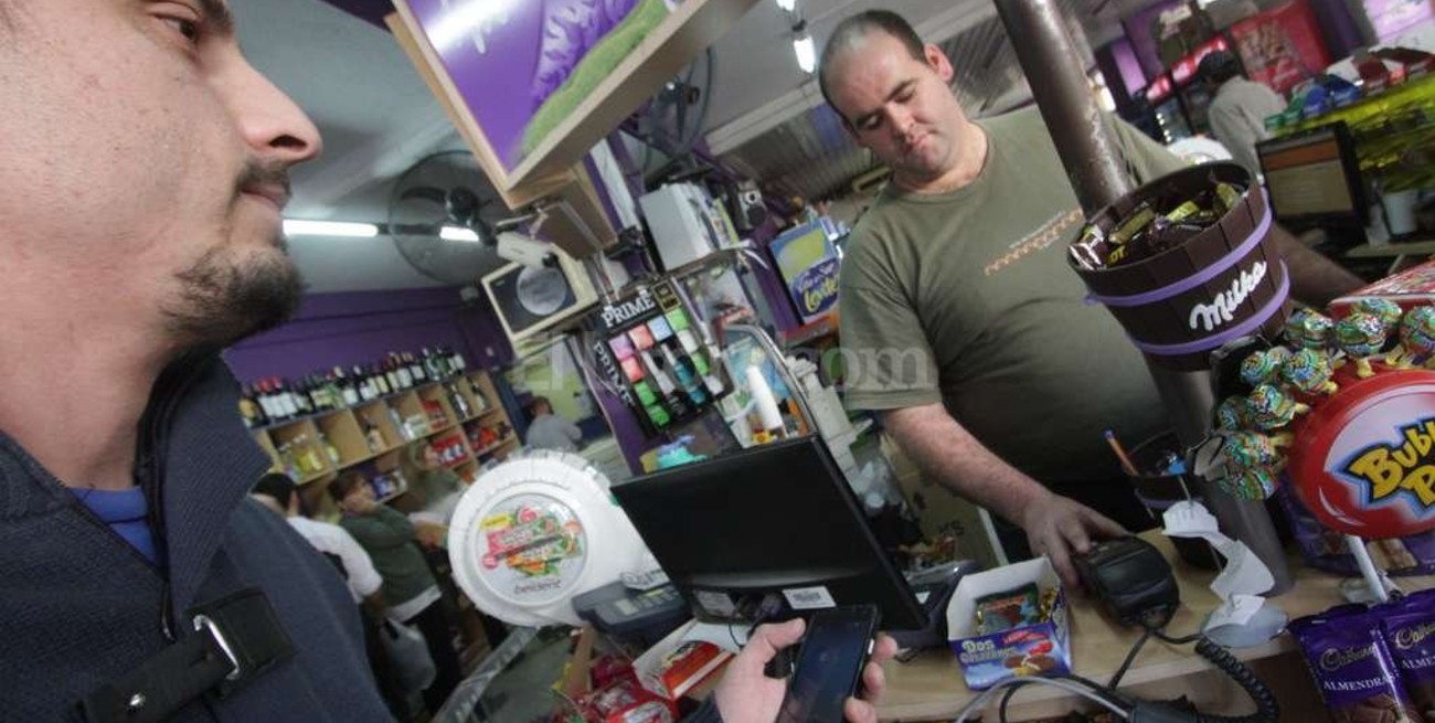 Celulares: quejas por cobro de adicionales en cargas virtuales