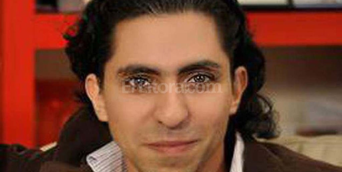 Diez años de cárcel y mil latigazos a un bloguero saudí