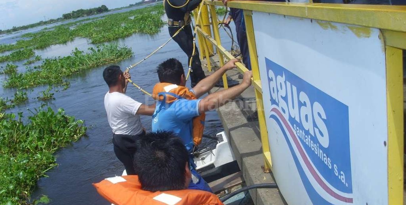 Assa: con inversiones pendientes, el servicio se sostiene pese a la crecida