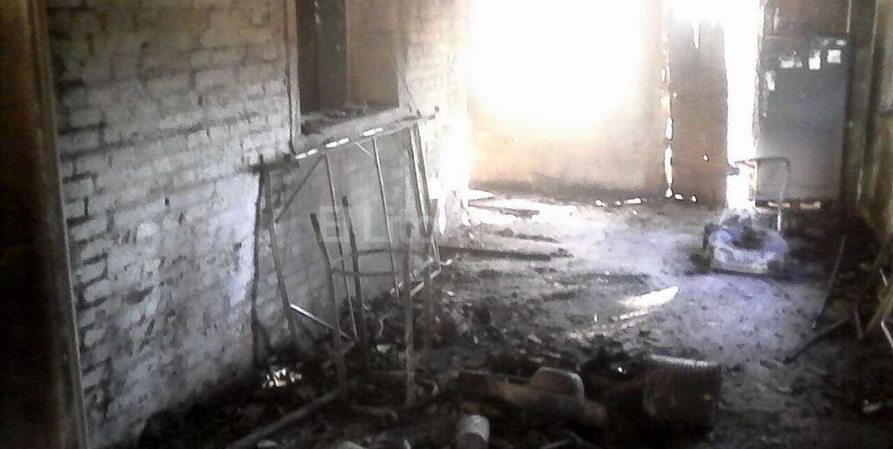 Le quemaron la casa por denunciar carreras de  perros en La Gallareta
