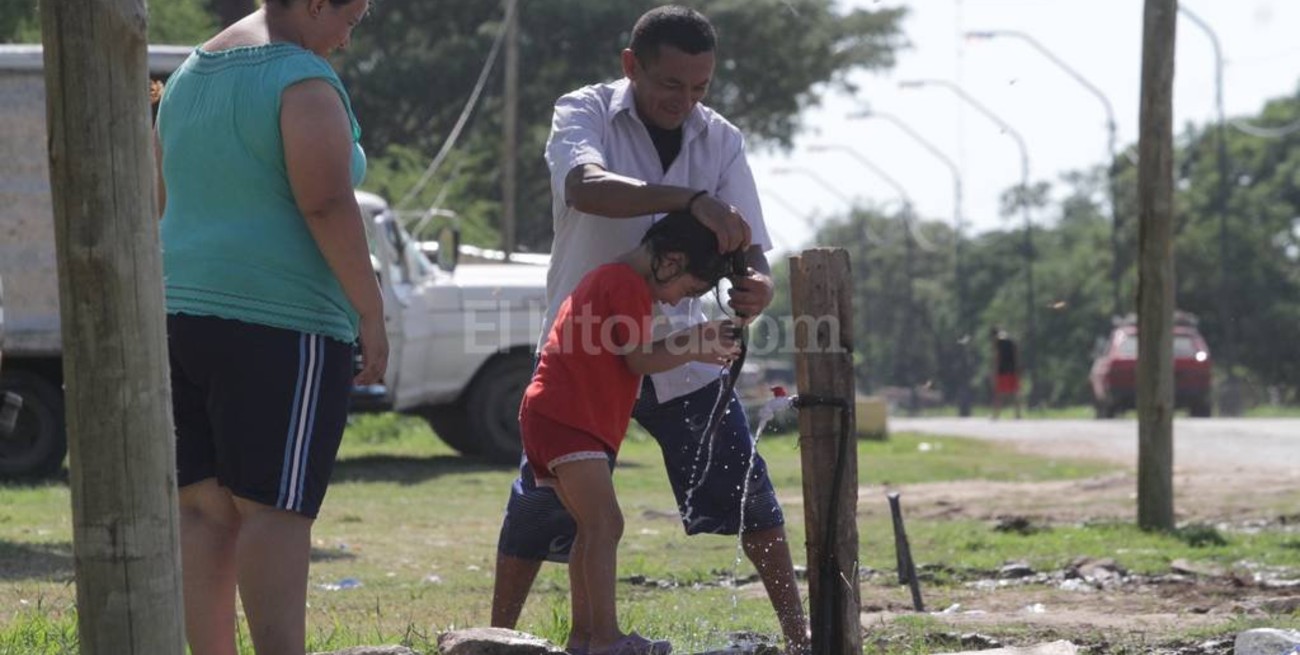 Desde un centro de evacuados piden por favor que fumiguen