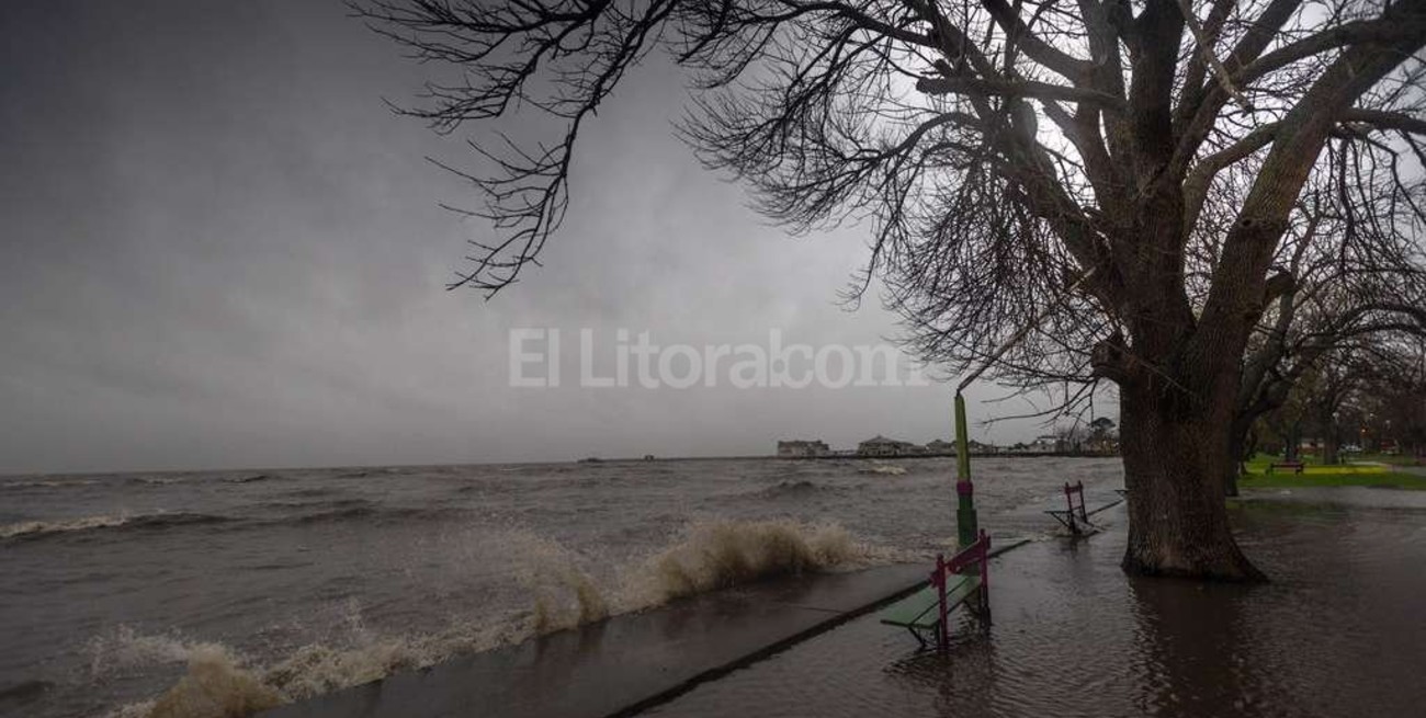 Desbordó el Río de la Plata en Quilmes por la sudestada