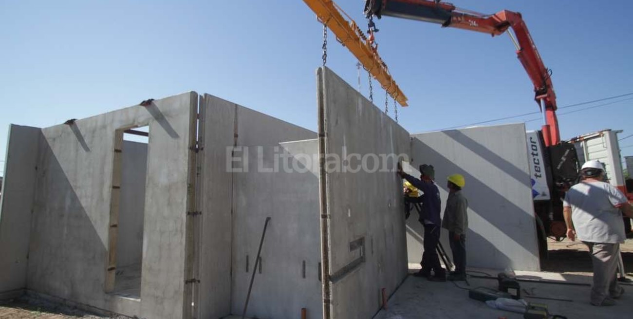 Las primeras 20 familias inundadas recibirán en enero su nueva casa