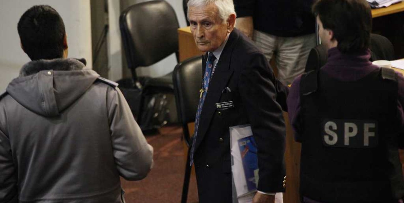 Conceden prisión domiciliaria al multicondenado represor Etchecolatz