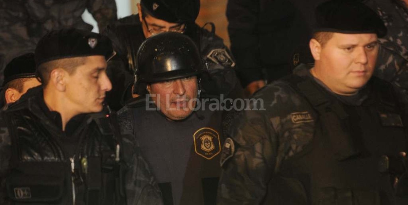 José López alterado y a los gritos no pudo ser llevado ante el juez