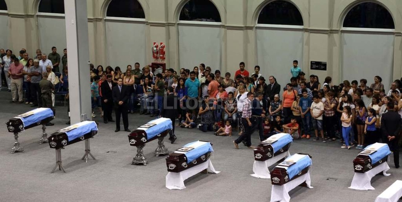 Velan a los 43 gendarmes fallecidos en el accidente 