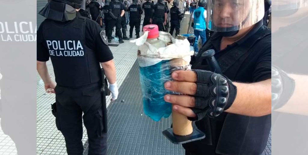 Video: Incidentes afuera del Congreso