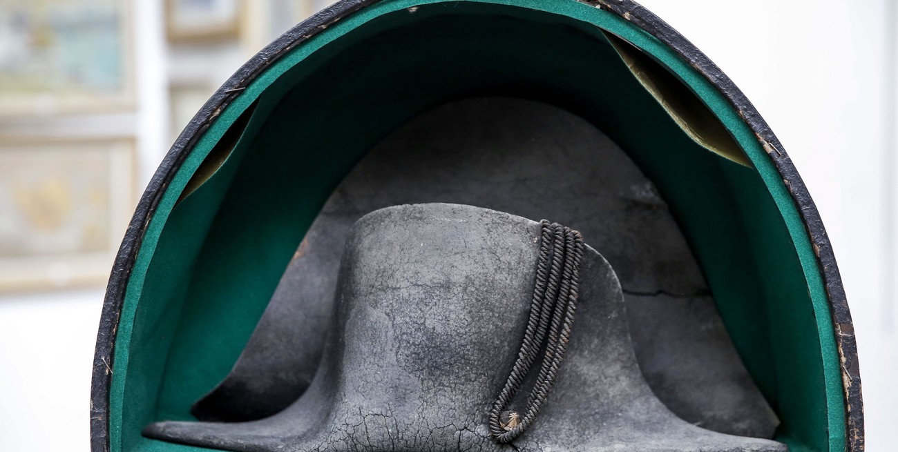 Subastan un sombrero de Napoléon por 350.000 euros 