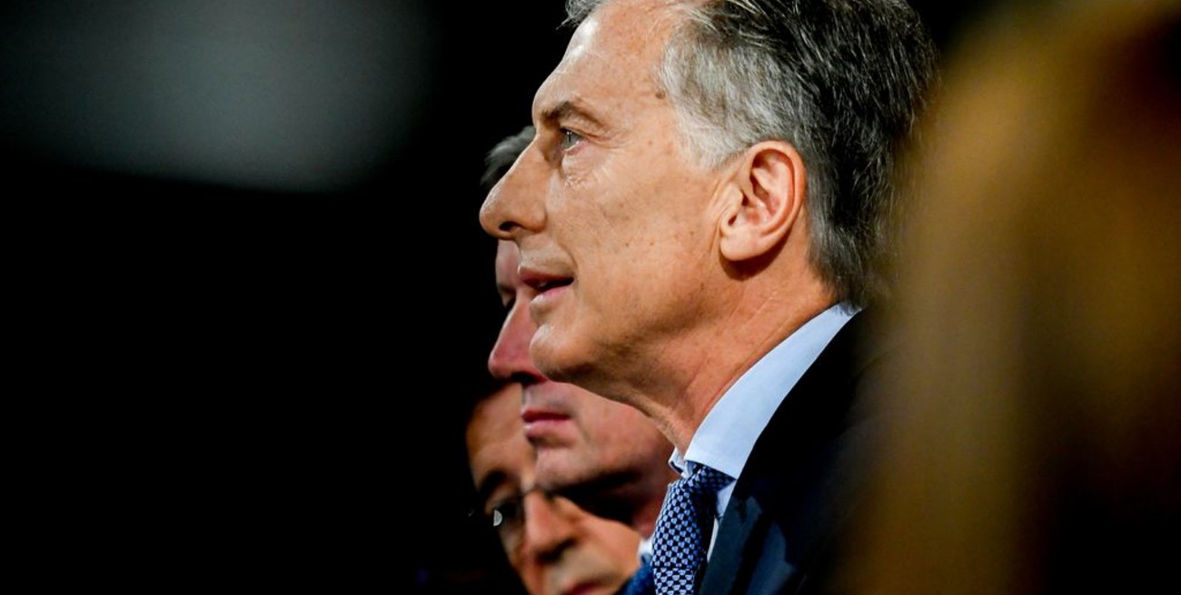 Macri toma juramento a los nuevos ministros de Energía y Producción