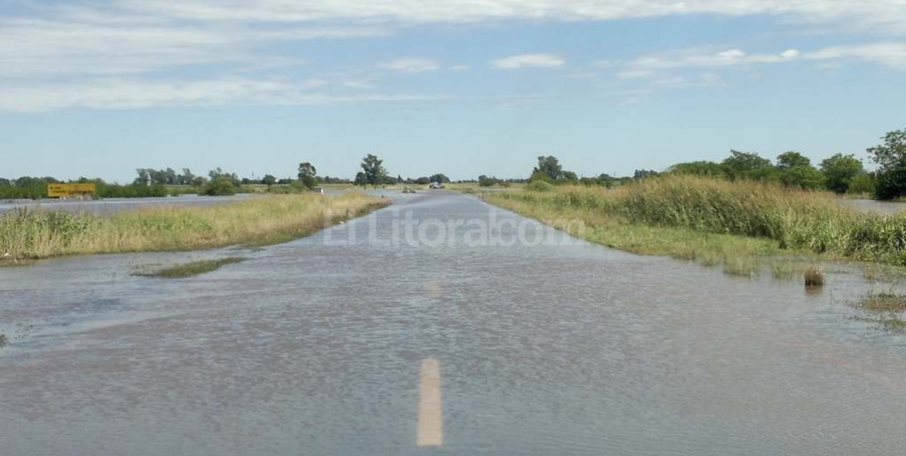 Está cortada la autopista a la altura del arroyo Colastiné