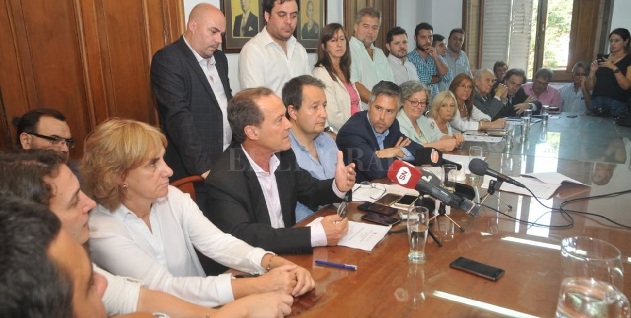 Unidos contra aumentos de tarifas 