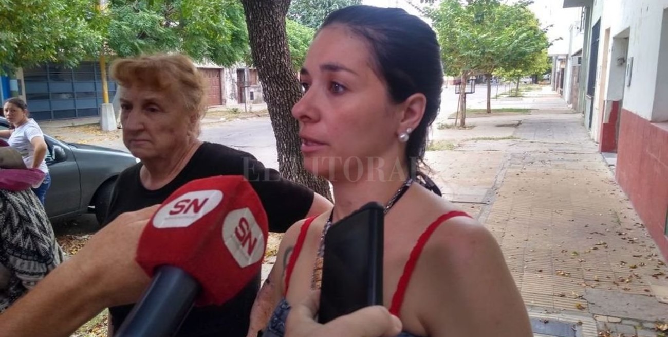 "Me apoyó el arma en la panza"