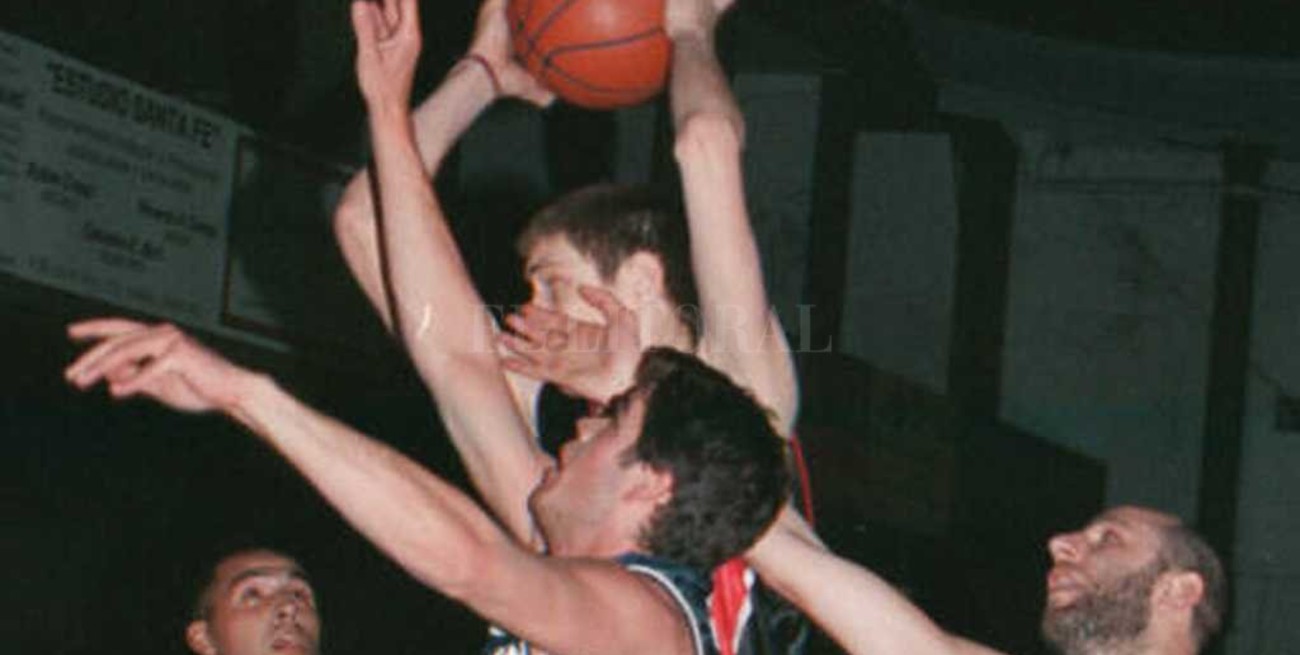 Nocioni y su paso por el básquet de Santa Fe