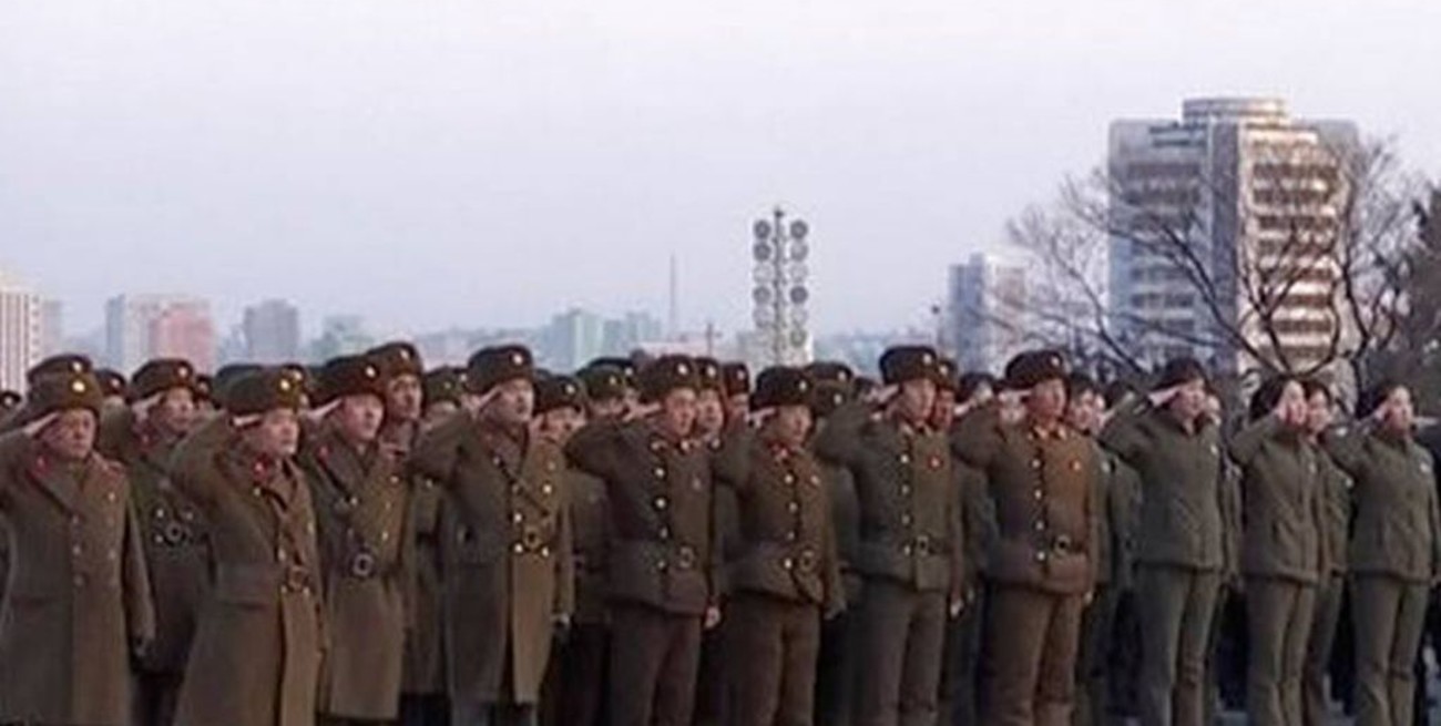 Corea del Norte provoca con un desfile militar en víspera de los JJOO 