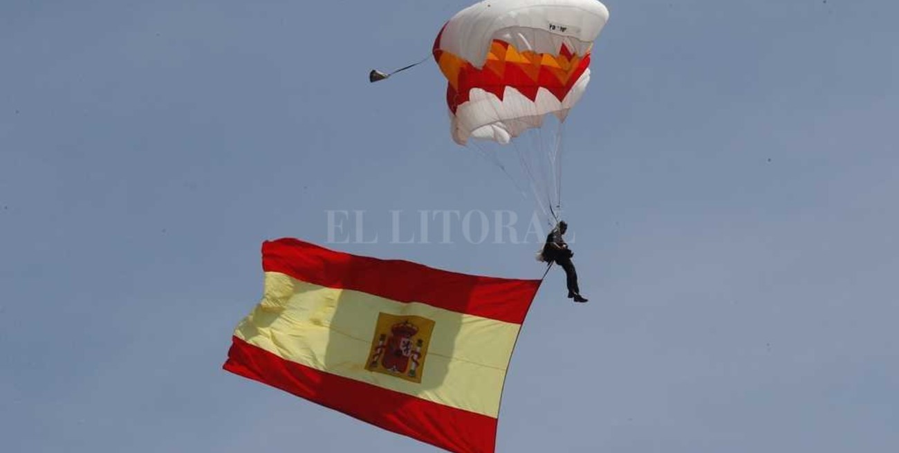 Un avión se estrelló en el desfile militar por el Día de la Hispanidad