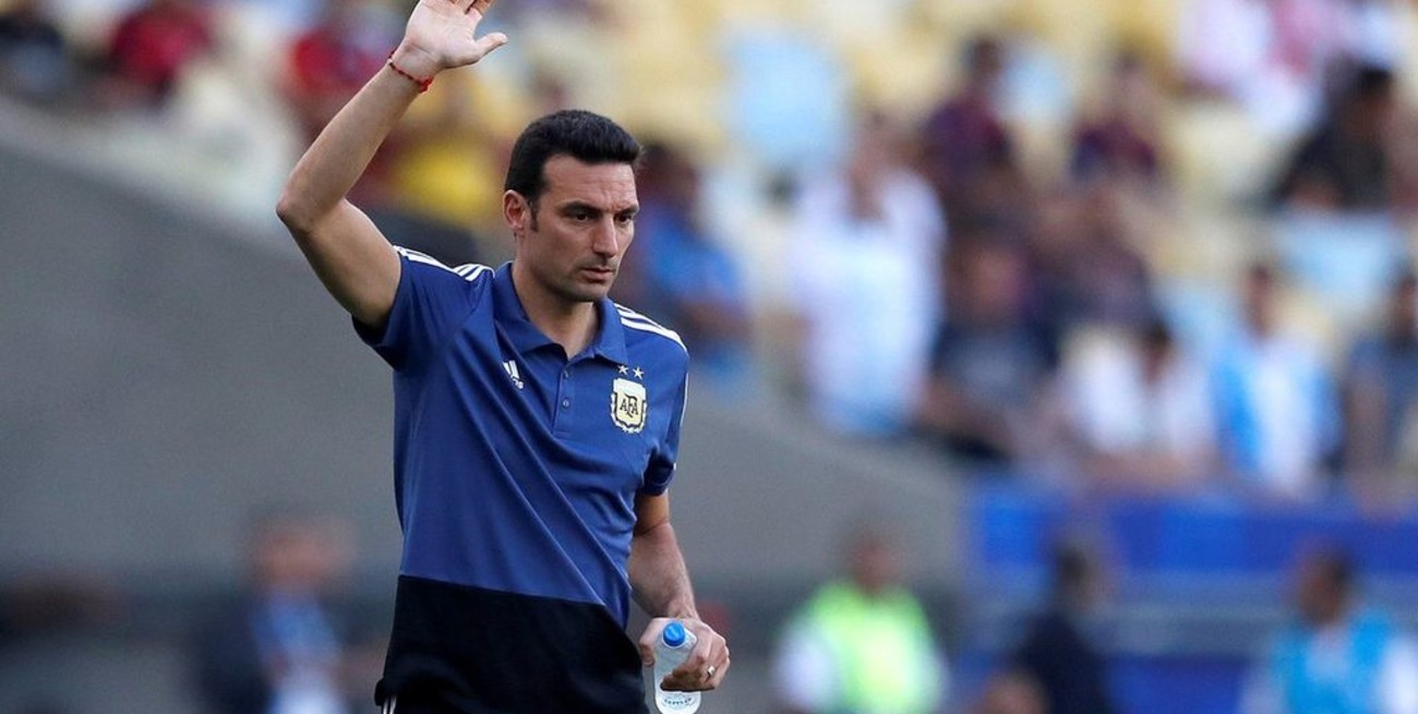 Scaloni continuará como DT de Argentina al menos hasta fin de año