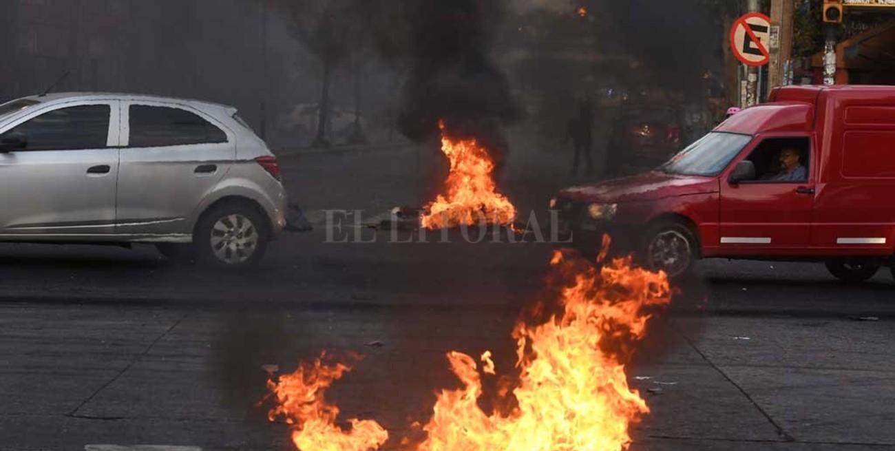 Por el crimen de un colectivero, se paraliza el servicio en Buenos Aires