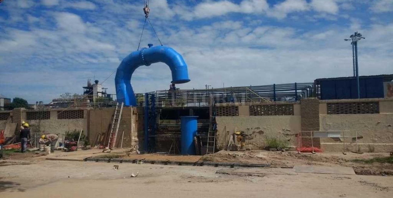 Colocaron la última pieza en la obra de renovación del acueducto de la toma Hernández