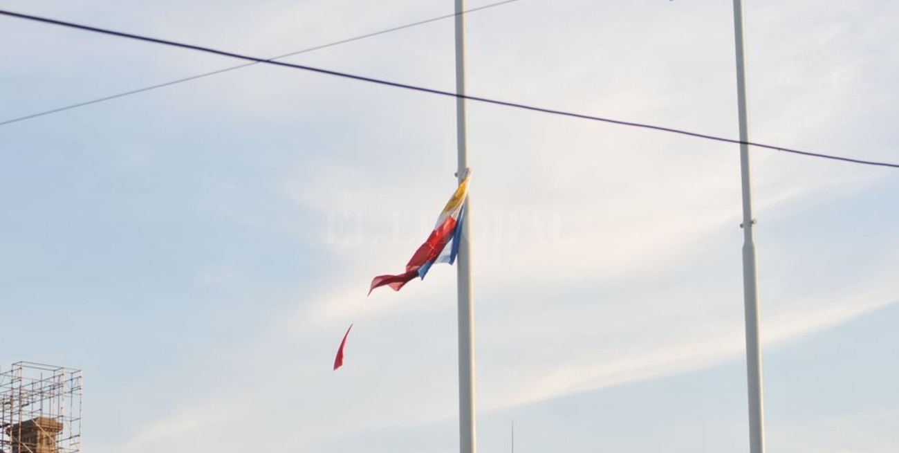 Flamearon tres días y se deshilacharon