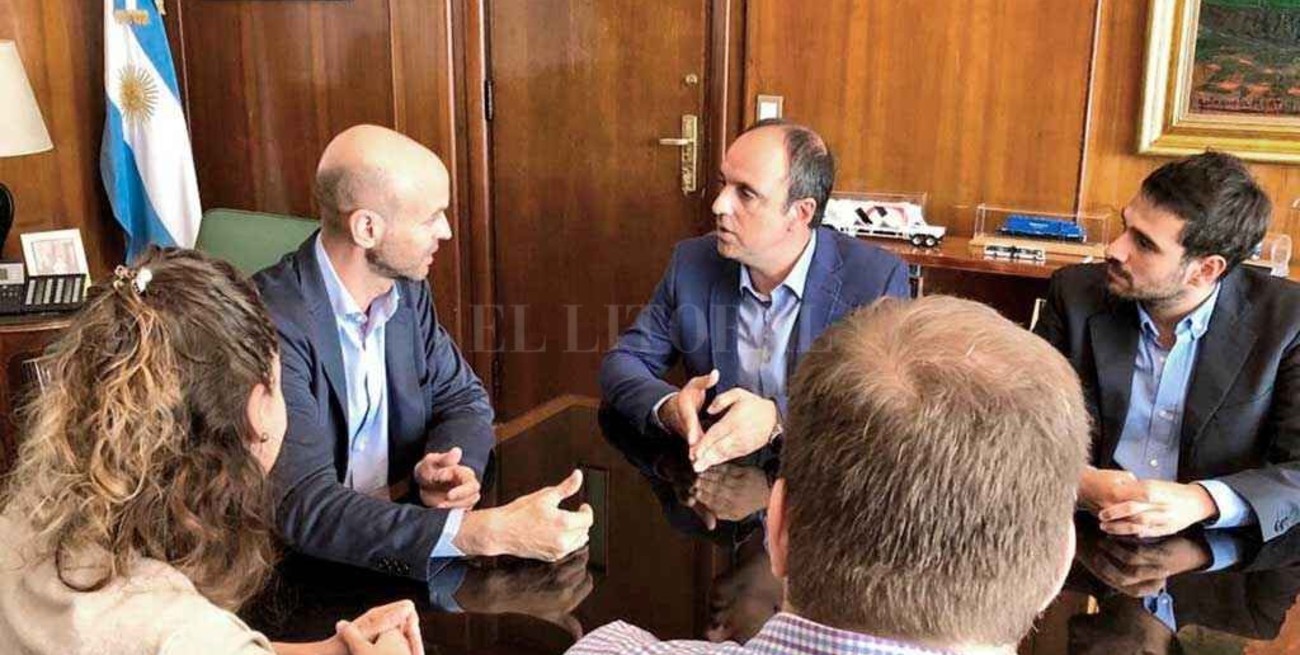 Corral con Dietrich: compromiso para agilizar la habilitación del aeropuerto 