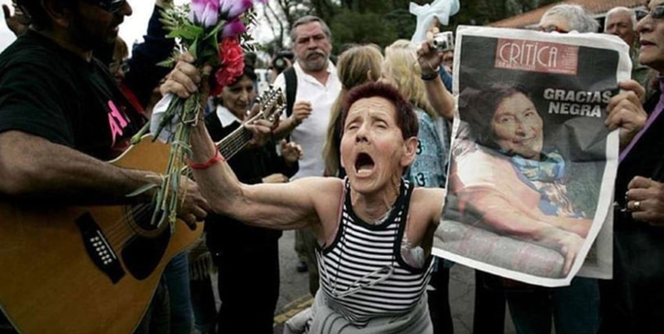 Esta mujer es fanática de los velorios: "Me entero que alguien murió, y voy"