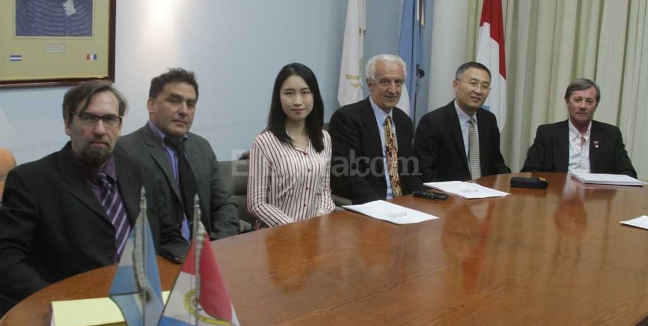 China se acerca a Santa Fe