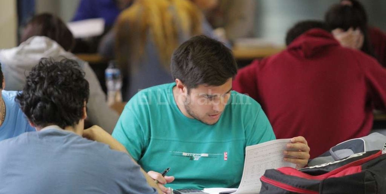 Otorgarán $ 1.500 por mes a mil universitarios