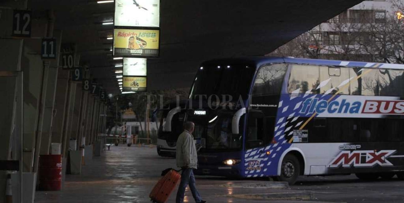 Choferes de varias empresas de colectivos de larga distancia están de paro