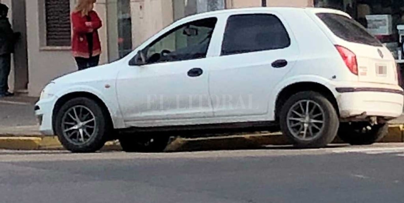 Estacioná donde quieras: "se bajó a ver la vidriera"