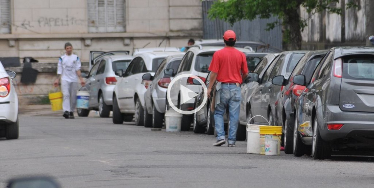 Cuidacoches: Piden que el municipio haga respetar la ordenanza vigente