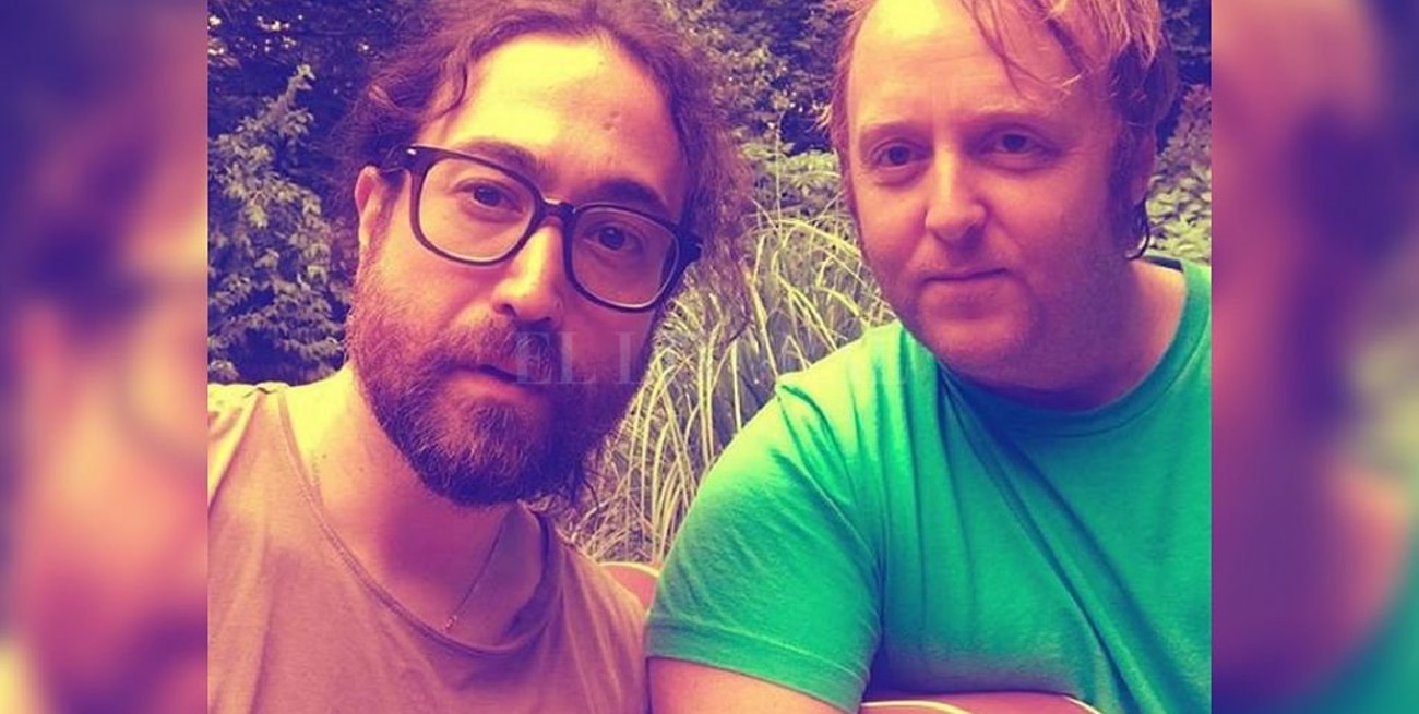 La foto de Lennon y McCartney (hijos) que se hizo viral