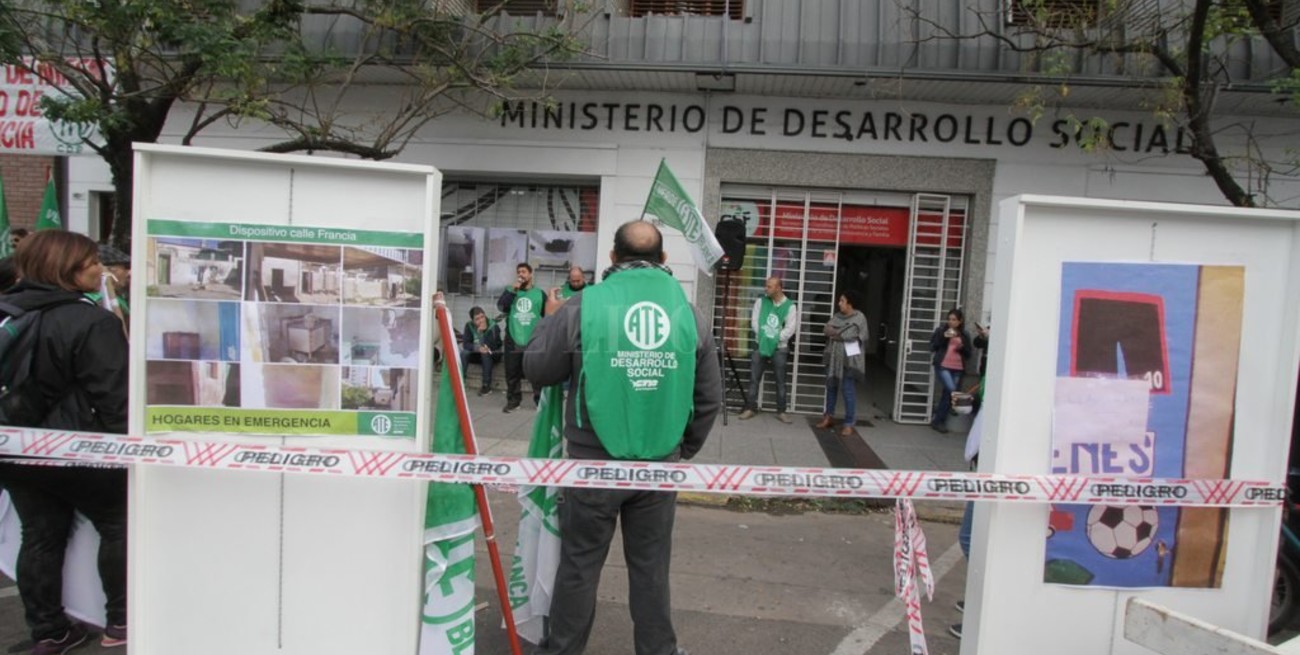 Trabajadores de Niñez denuncian hacinamiento y falta de personal